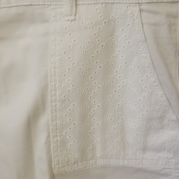 Shorts - Picture 2 of 3